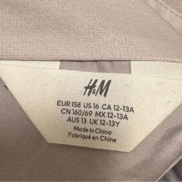 H&M Size 16Y Silver Sequin Sparkle Glamorous Glitter Skirt 🩶✨🤍 - Picture 3 of 3